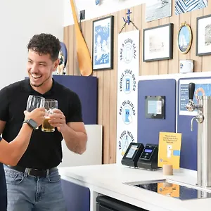 3* מלון Meininger Amstel