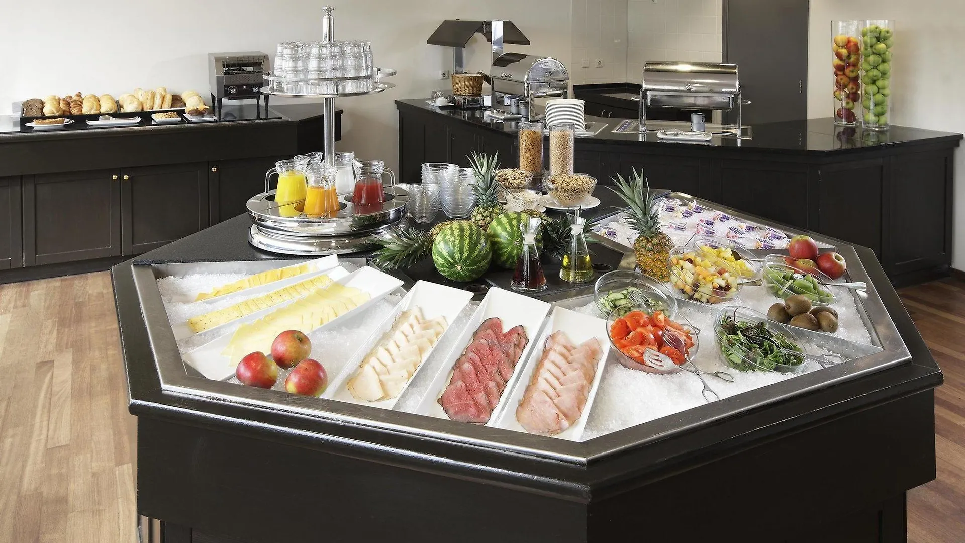Nh Amsterdam Noord Otel